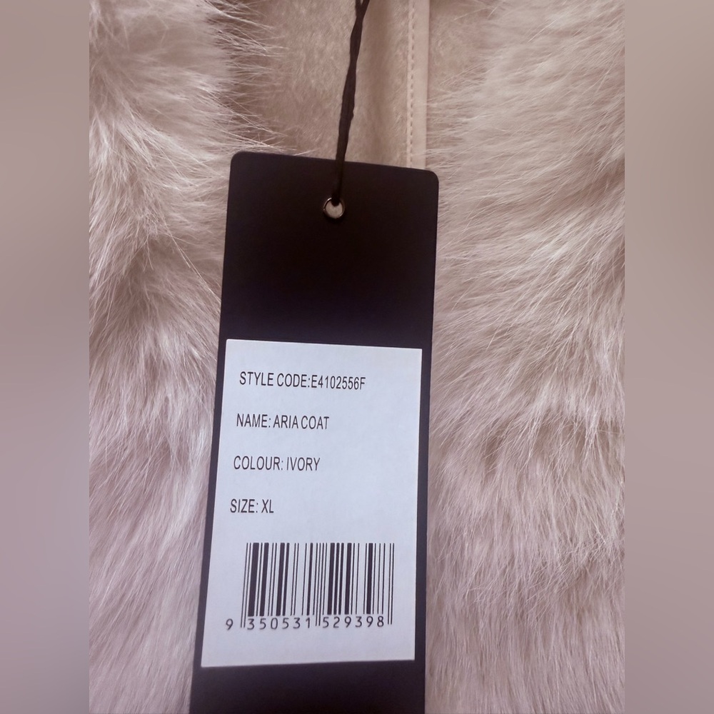 Elliatt Aria Faux Fur Trim Belted Coat in Cream Size XL NWT - Picture 10 of 10